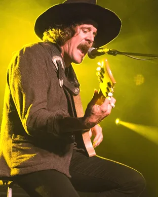 Donavon Frankenreiter & Band of Heathens
